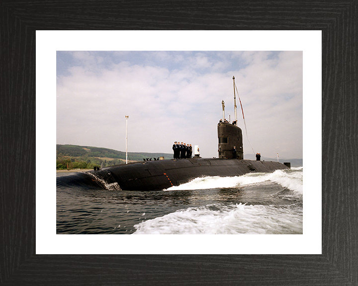 HMS Sceptre (S104) Photo Print - Faslane 1997 - Royal Navy Swiftsure Class Submarine Hampshire Prints 10 x 8 Black Frame Yes