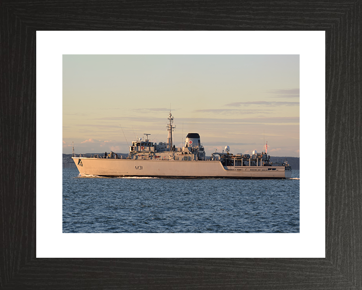 HMS Cattistock (M31) Royal Navy Hunt Class MineHunter Port Beam at Sunset Photo Print Wall Art Decor Posters, Prints, & Visual Artwork Hampshire Prints 10 x 8 Black Frame Yes