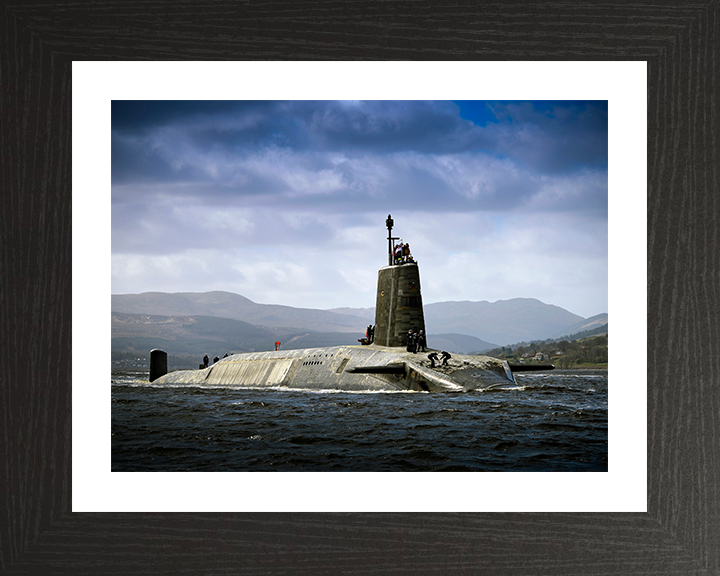 HMS Vigilant (S30) Photo Print - Returning to HNB Clyde - Royal Navy Vanguard Class Submarine Hampshire Prints 10 x 8 Black Frame Yes