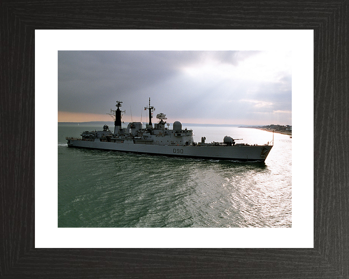 HMS Southampton (D90) - Entering Portsmouth 2004 - Royal Navy Type 42 Destroyer Photo Print Wall Art Naval Decor UK Posters, Prints, & Visual Artwork Hampshire Prints 10 x 8 Black Frame Yes