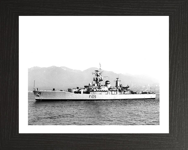 HMS Leander F109 | Photo Print | Framed Print | Leander Class | Frigate | Royal Navy Hampshire Prints