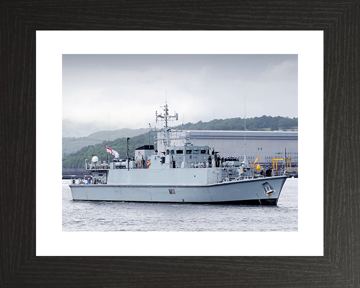 HMS Blyth (M111) Royal Navy Sandown Class Minehunter Faslane 2012 Photo Print Wall Art Decor Posters, Prints, & Visual Artwork Hampshire Prints 10 x 8 Black Frame Yes
