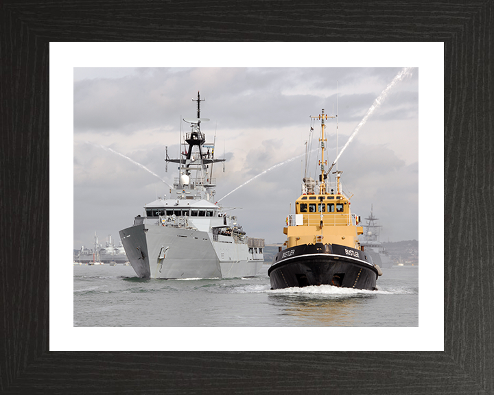 HMS Clyde (P257) Photo Print - leaving Portsmouth 2007 - Royal Navy River Class Patrol Vessel Posters, Prints, & Visual Artwork Hampshire Prints 10 x 8 Black Frame Yes