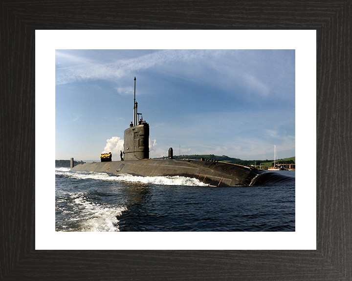 HMS Triumph (S93) Photo Print - Clyde 1991 - Royal Navy Trafalgar Class Submarine Hampshire Prints 10 x 8 Black Frame Yes