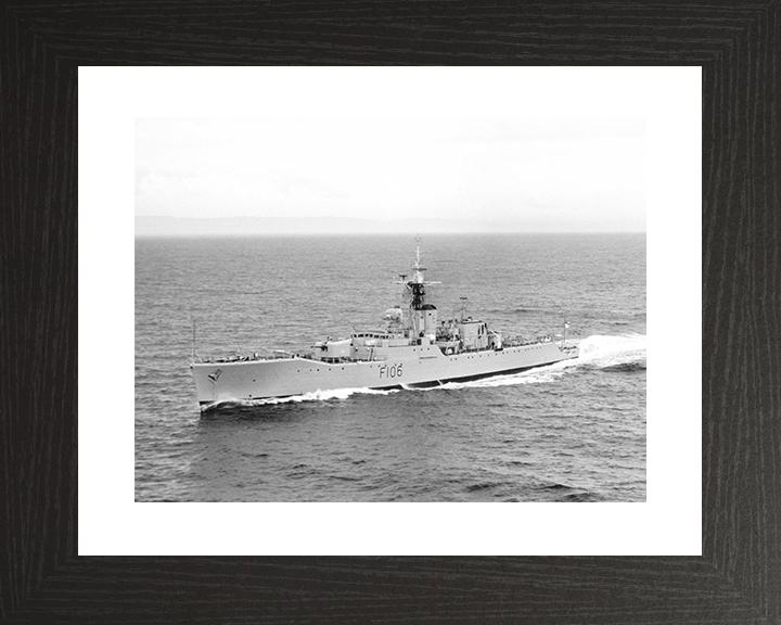 HMS Brighton (F106) Royal Navy Rothesay Class Frigate At Sea Port View Photo Print Wall Art Decor Posters, Prints, & Visual Artwork Hampshire Prints 10 x 8 Black Frame Yes