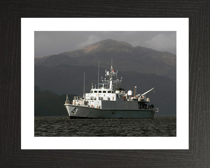 HMS Shoreham M112 | Photo Print | Framed Print | Sandown Class | Minehunter | Royal Navy Hampshire Prints