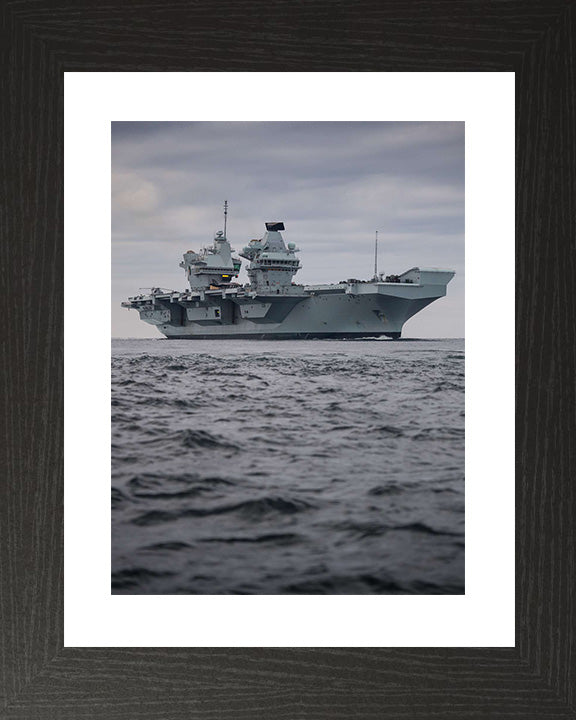 HMS Queen Elizabeth R08 | Photo Print | Framed Print | Queen Elizabeth Class | Aircraft Carrier | Royal Navy Hampshire Prints