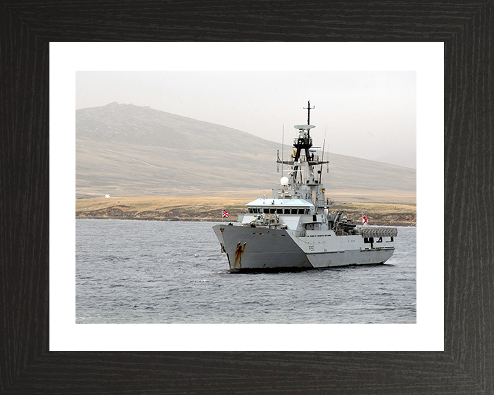 HMS Clyde (P257) Photo Print - At anchor 2010 - Royal Navy River Class Patrol Vessel Posters, Prints, & Visual Artwork Hampshire Prints 10 x 8 Black Frame Yes