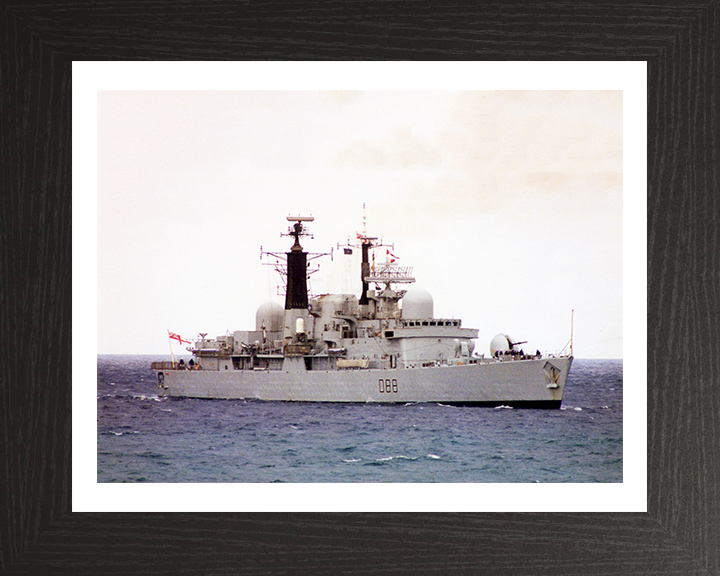 HMS Glasgow (D88) Photo Print - Low Starboard View - Royal Navy Type 42 Destroyer Hampshire Prints 10 x 8 Black Frame Yes