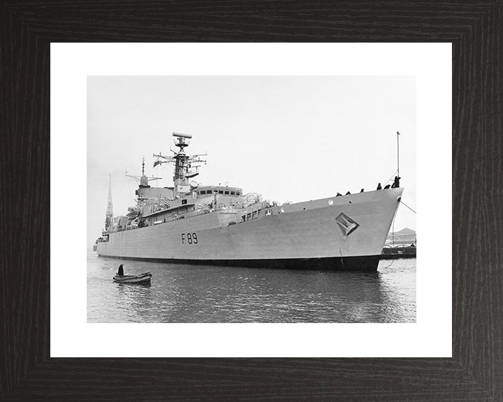 HMS Battleaxe (F89) Royal Navy Type 22 Frigate Coming Alongside Photo Print Wall Art Decor Posters, Prints, & Visual Artwork Hampshire Prints 10 x 8 Black Frame Yes