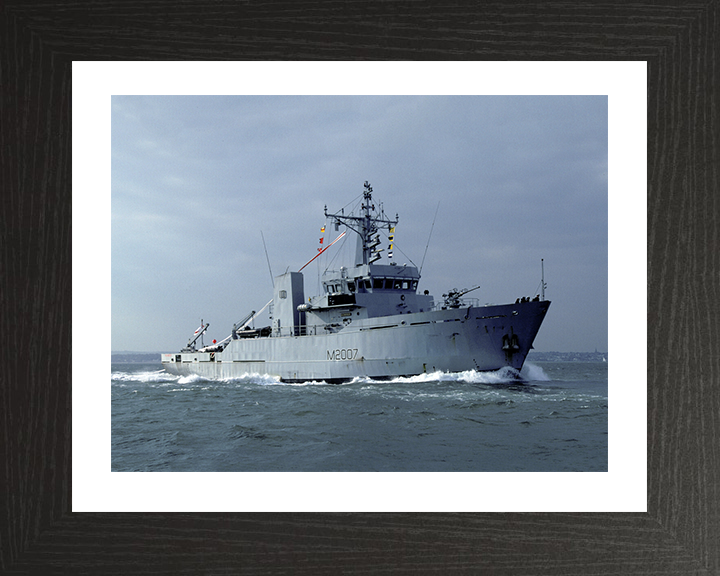 HMS Humber M2007 | Photo Print | Framed Print | River Class | Minesweeper | Royal Navy Hampshire Prints