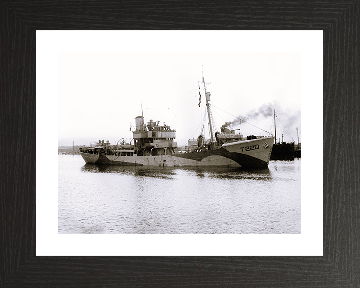HMS Duncton (T220) Royal Navy Hills Class Trawler Leaving Harbour 1942 Photo Print Wall Art Decor Posters, Prints, & Visual Artwork Hampshire Prints 10 x 8 Black Frame Yes