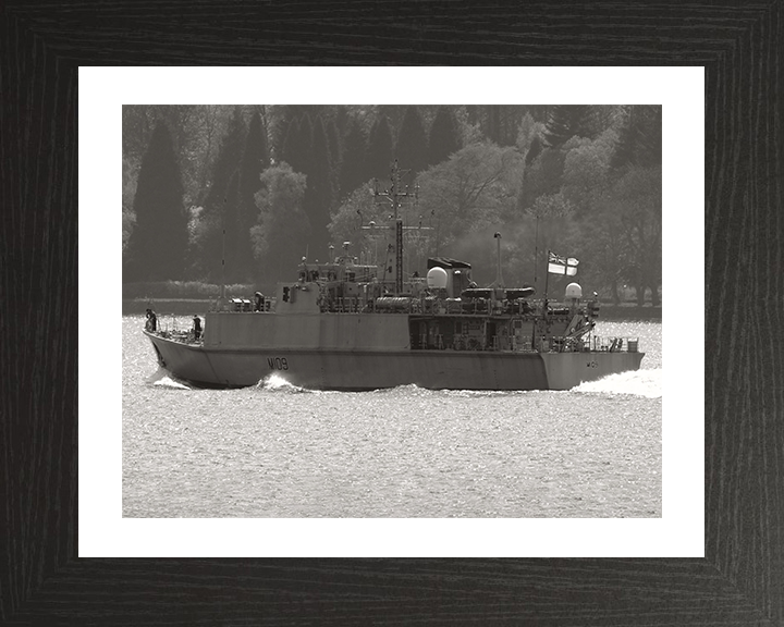 HMS Bangor (M109) Photo Print - Clyde 2008 - Royal Navy Sandown Class Minehunter Posters, Prints, & Visual Artwork Hampshire Prints 10 x 8 Black Frame Yes