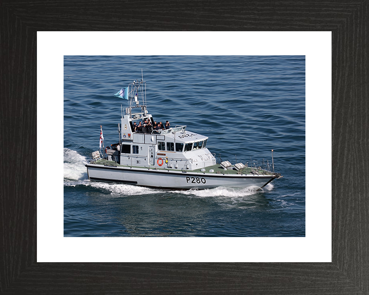 HMS Dasher (P280) Royal Navy Archer Class P2000 Patrol Vessel Underway Photo Print Wall Art Decor Posters, Prints, & Visual Artwork Hampshire Prints 10 x 8 Black Frame Yes