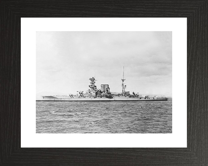 HMS Barham (04) Royal Navy Queen Elizabeth Class Battleship Port Beam View Photo Print Wall Art Decor Posters, Prints, & Visual Artwork Hampshire Prints 10 x 8 Black Frame Yes