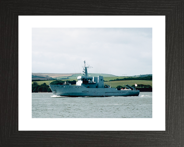 HMS Arun (M2014) Royal Navy River Class Minesweeper Port Side View Photo Print Wall Art Decor Posters, Prints, & Visual Artwork Hampshire Prints 10 x 8 Black Frame Yes