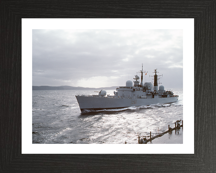 HMS Liverpool (D92) Photo Print - At Sea 1986 - Royal Navy Type 42 Destroyer Hampshire Prints 10 x 8 Black Frame Yes
