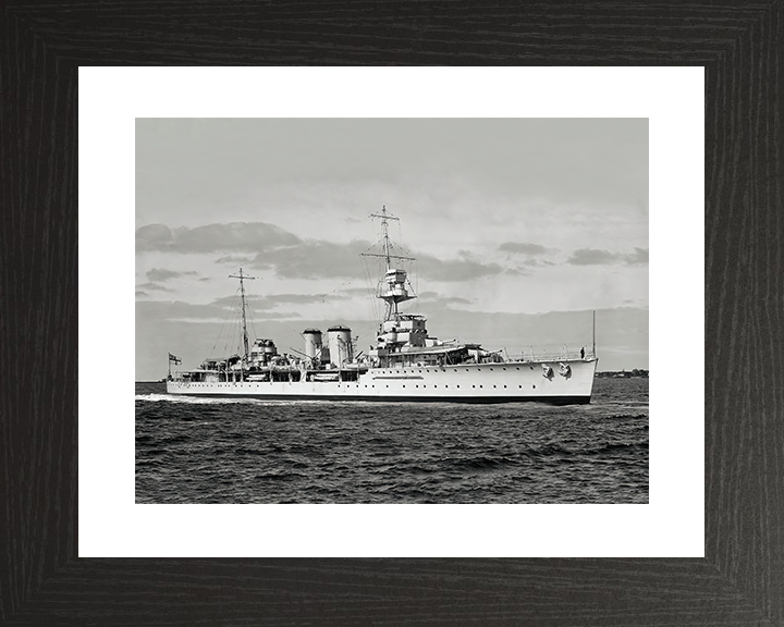 HMS Danae (D44) Royal Navy Danae Class Cruiser Starboard View Photo Print Wall Art Decor Posters, Prints, & Visual Artwork Hampshire Prints 10 x 8 Black Frame Yes