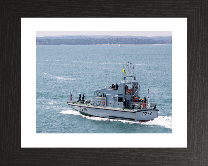 HMS Blazer (P279) Royal Navy Archer Class P2000 Patrol Vessel At Sea 2022 Photo Print Wall Art Decor Posters, Prints, & Visual Artwork Hampshire Prints 10 x 8 Black Frame Yes