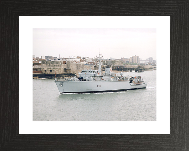 HMS Brocklesby (M33) Royal Navy Hunt Class Mine Warfare Vessel Passing Old Portsmouth Photo Print Wall Art Decor Posters, Prints, & Visual Artwork Hampshire Prints 10 x 8 Black Frame Yes