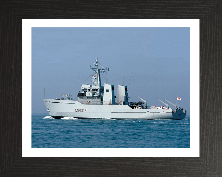HMS Humber M2007 | Photo Print | Framed Print | River Class | Minesweeper | Royal Navy Hampshire Prints