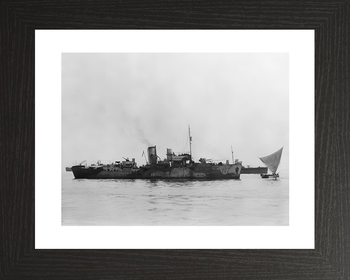 HMS Amaranthus (K17) Royal Navy Flower Class Corvette Warship Starboard View Photo Print Wall Art Decor Posters, Prints, & Visual Artwork Hampshire Prints 10 x 8 Black Frame Yes