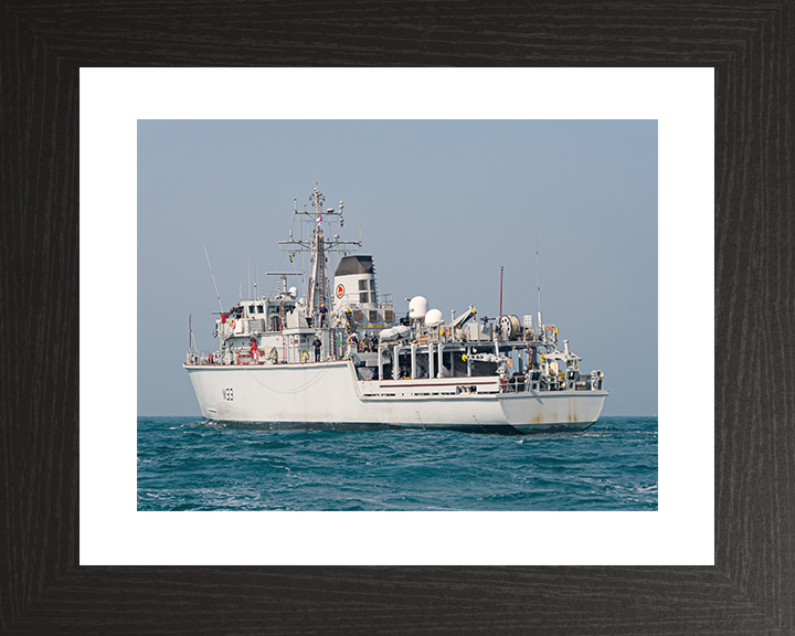 HMS Brocklesby (M33) Royal Navy Hunt Class Mine Warfare Vessel Low Port Quarter View Photo Print Wall Art Decor Posters, Prints, & Visual Artwork Hampshire Prints 10 x 8 Black Frame Yes