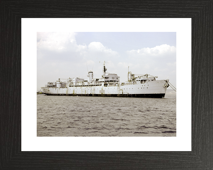 HMS Berry Head (A191) Royal Navy Repair Ship Starboard View Photo Print Wall Art Decor Posters, Prints, & Visual Artwork Hampshire Prints 10 x 8 Black Frame Yes