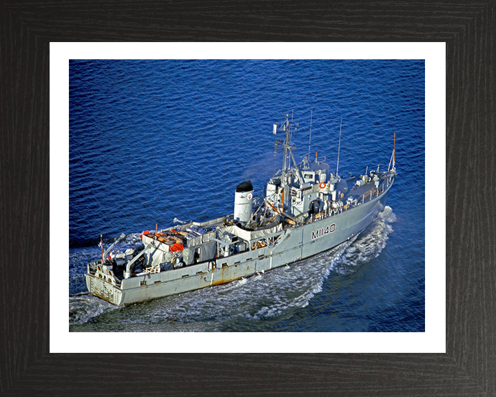 HMS Gavinton M1140 | Photo Print | Framed Print | Ton Class | Minesweeper | Royal Navy Hampshire Prints