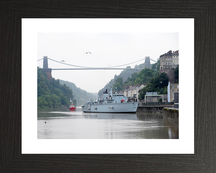 HMS Cattistock (M31) Royal Navy Hunt Class MineHunter Bristol 2011 Photo Print Wall Art Decor Posters, Prints, & Visual Artwork Hampshire Prints 10 x 8 Black Frame Yes