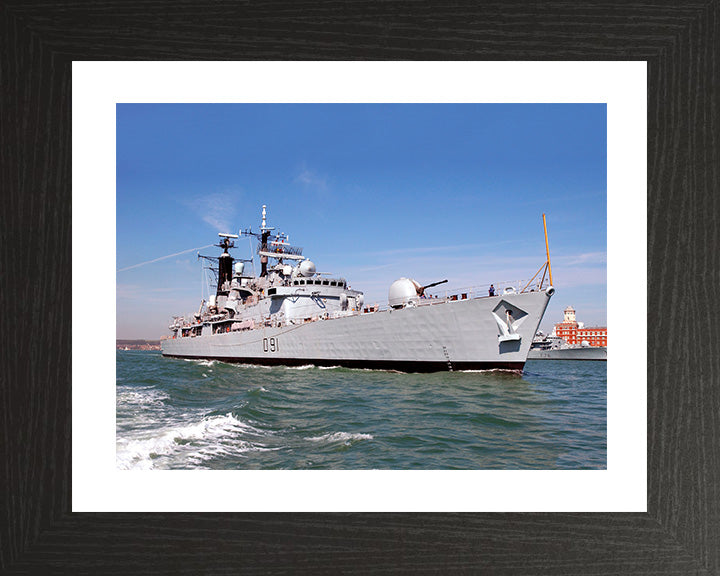 HMS Nottingham D91 | Photo Print | Framed Print | Poster | Type 42 | Destroyer | Royal Navy Hampshire Prints