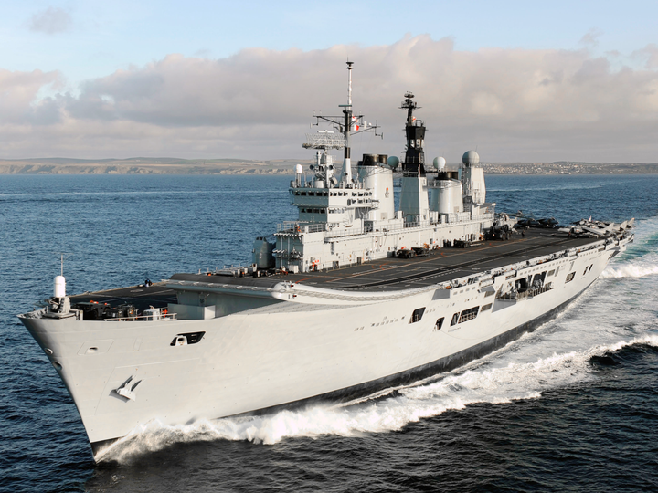 HMS Ark Royal (R07) Royal Navy Invincible Class Aircraft Carrier Underway Port Bow View Photo Print Wall Art Decor Posters, Prints, & Visual Artwork Hampshire Prints 6 x 4 No Frame No