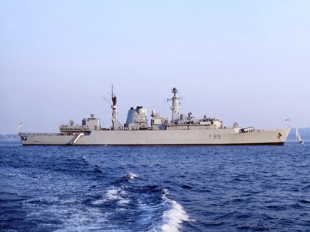 HMS Battleaxe (F89) Royal Navy Type 22 Frigate At Anchor Photo Print Wall Art Decor Posters, Prints, & Visual Artwork Hampshire Prints 6 x 4 No Frame No