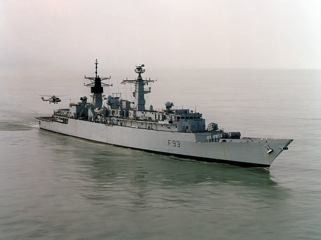HMS Beaver (F93) Royal Navy Type 22 Frigate With Lynx Helicopter Photo Print Wall Art Decor Posters, Prints, & Visual Artwork Hampshire Prints 6 x 4 No Frame No