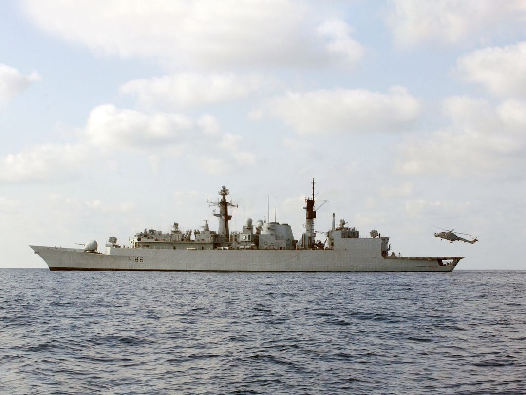 HMS Campbeltown (F86) Royal Navy Type 22 Frigate Port Beam View Photo Print Wall Art Decor Posters, Prints, & Visual Artwork Hampshire Prints 6 x 4 No Frame No
