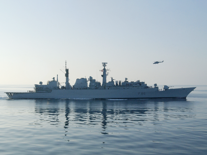 HMS Campbeltown (F86) Royal Navy Type 22 Frigate Starboard Beam Reflections Photo Print Wall Art Decor Posters, Prints, & Visual Artwork Hampshire Prints 6 x 4 No Frame No