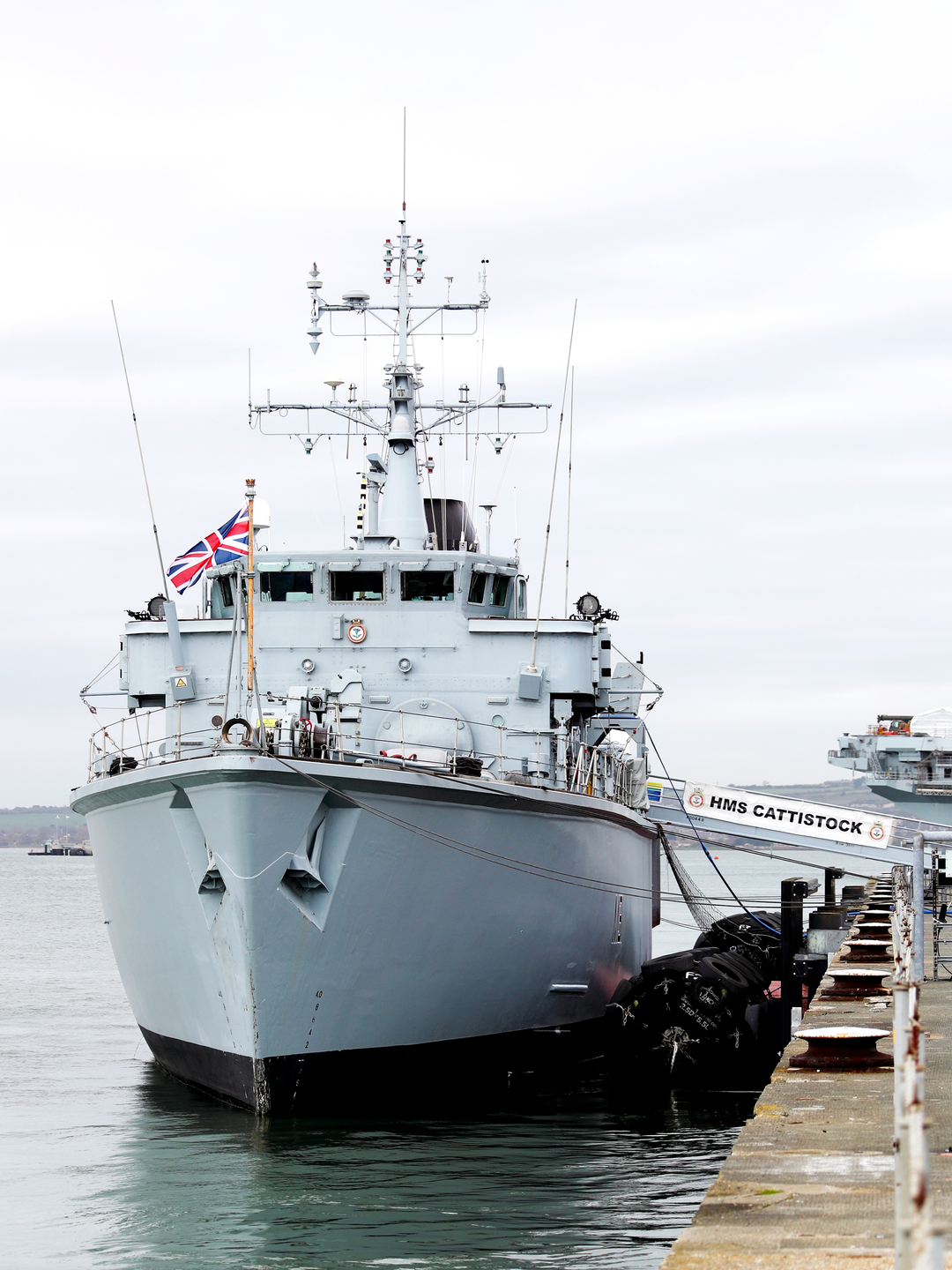 HMS Cattistock (M31) Royal Navy Hunt Class MineHunter Alongside in Portsmouth Photo Print Wall Art Decor Posters, Prints, & Visual Artwork Hampshire Prints 6 x 4 No Frame No