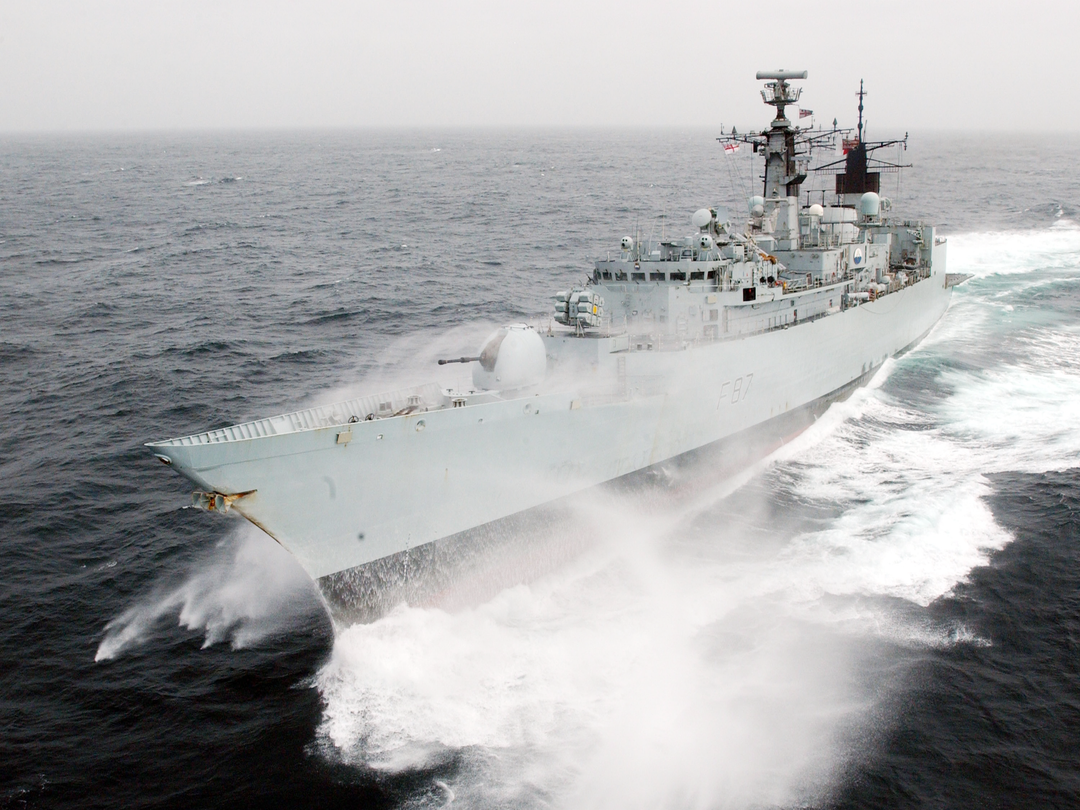 HMS Chatham (F87) Royal Navy Type 22 Frigate At Sea Photo Print Wall Art Decor Posters, Prints, & Visual Artwork Hampshire Prints 6 x 4 No Frame No