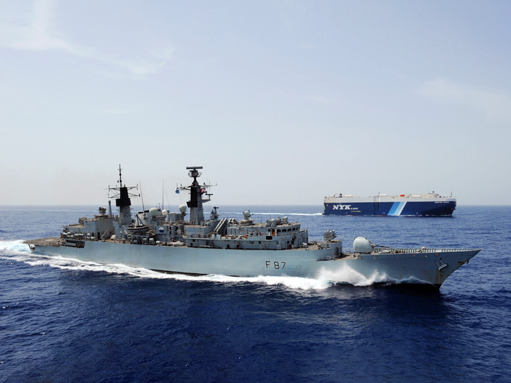 HMS Chatham (F87) Royal Navy Type 22 Frigate Underway Starboard View Photo Print Wall Art Decor Posters, Prints, & Visual Artwork Hampshire Prints 6 x 4 No Frame No