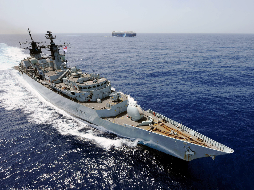 HMS Chatham (F87) Royal Navy Type 22 Frigate From Above Photo Print Wall Art Decor Posters, Prints, & Visual Artwork Hampshire Prints 6 x 4 No Frame No