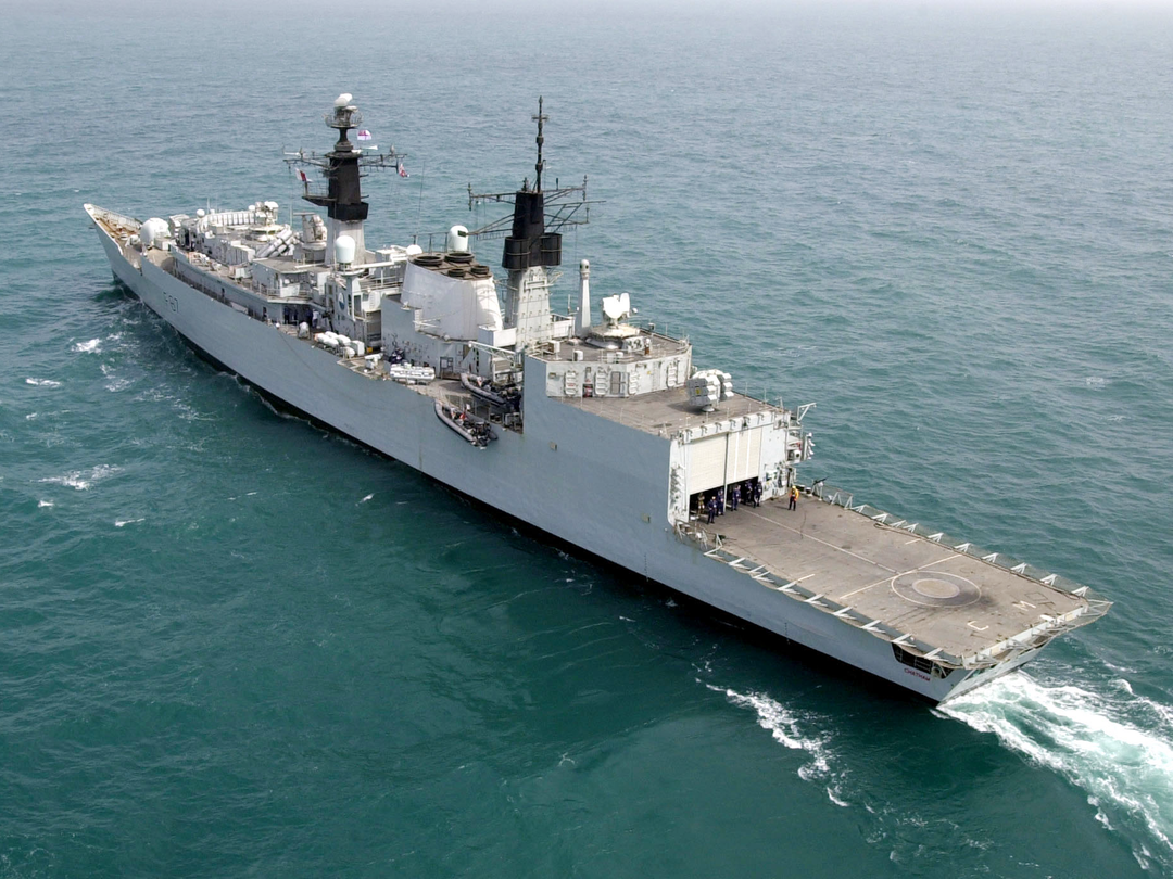 HMS Chatham (F87) Royal Navy Type 22 Frigate High Port Quarter View Photo Print Wall Art Decor Posters, Prints, & Visual Artwork Hampshire Prints 6 x 4 No Frame No