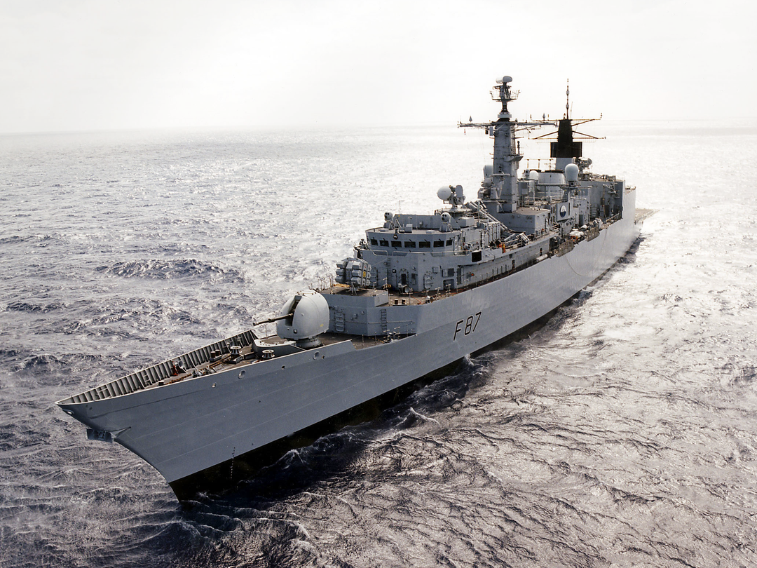 HMS Chatham (F87) Royal Navy Type 22 Frigate Port Bow View at Sunset Photo Print Wall Art Decor Posters, Prints, & Visual Artwork Hampshire Prints 6 x 4 No Frame No