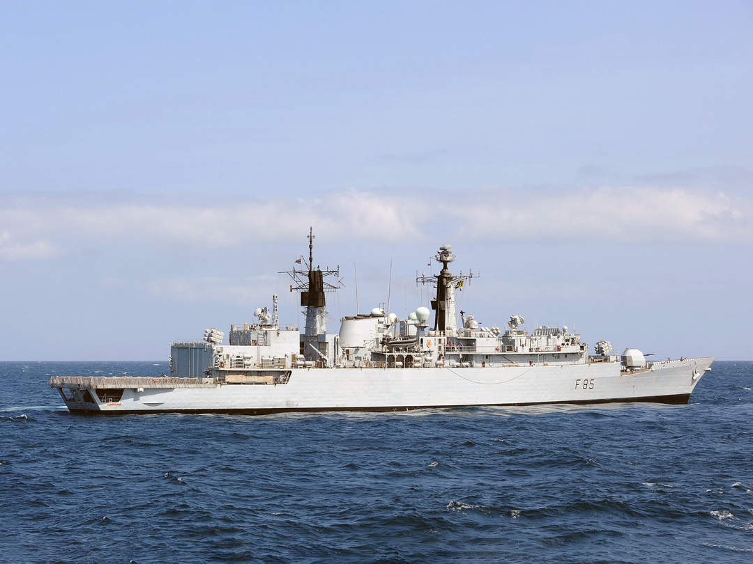 HMS Cumberland (F85) Royal Navy Type 22 Frigate Low Starboard Beam View Photo Print Wall Art Decor Posters, Prints, & Visual Artwork Hampshire Prints 6 x 4 No Frame No