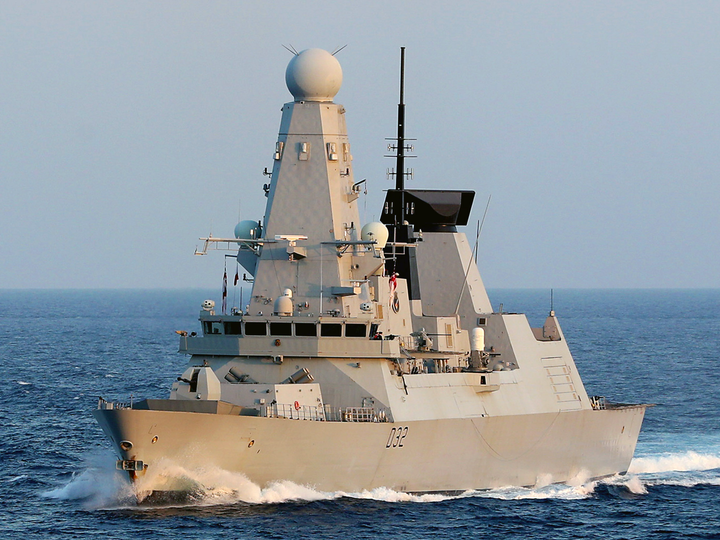 HMS Daring (D32) Royal Navy Type 45 Destroyer Port Bow View Photo Print Wall Art Decor Posters, Prints, & Visual Artwork Hampshire Prints 6 x 4 No Frame No