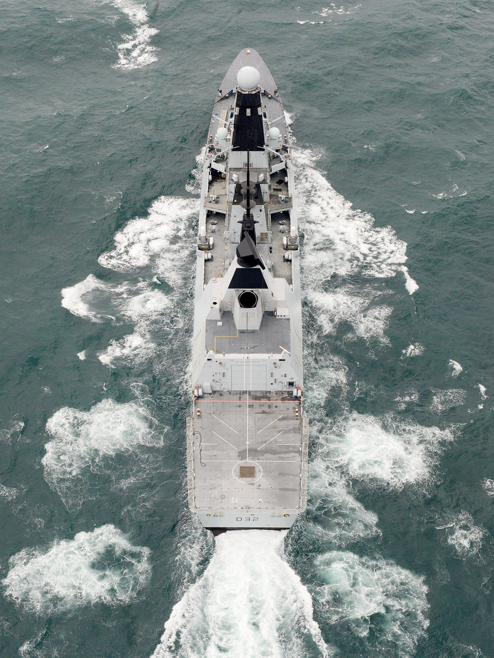 HMS Daring (D32) Royal Navy Type 45 Destroyer High Stern View Photo Print Wall Art Decor Posters, Prints, & Visual Artwork Hampshire Prints 6 x 4 No Frame No