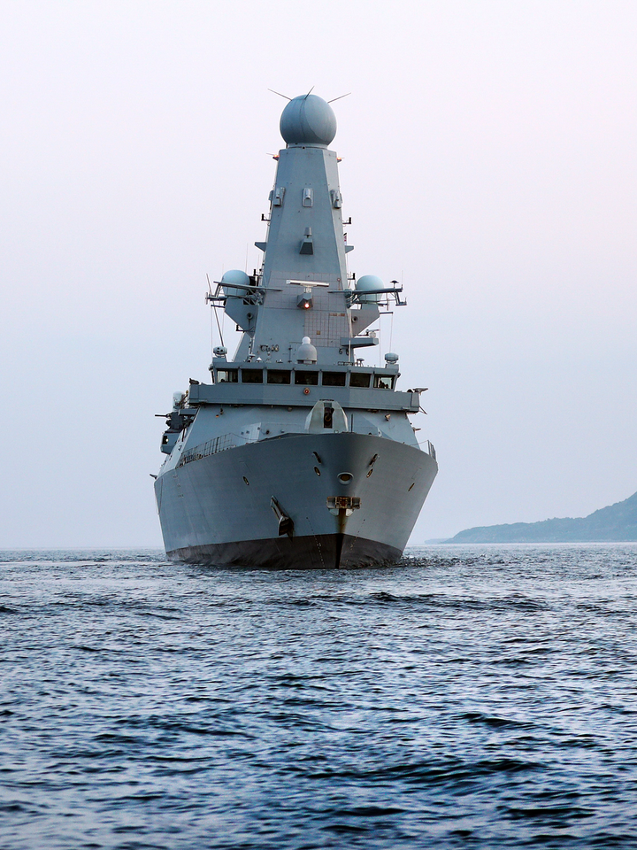 HMS Defender (D36) Royal Navy Type 45 Destroyer Low Bow View Photo Print Wall Art Decor Posters, Prints, & Visual Artwork Hampshire Prints 6 x 4 No Frame No