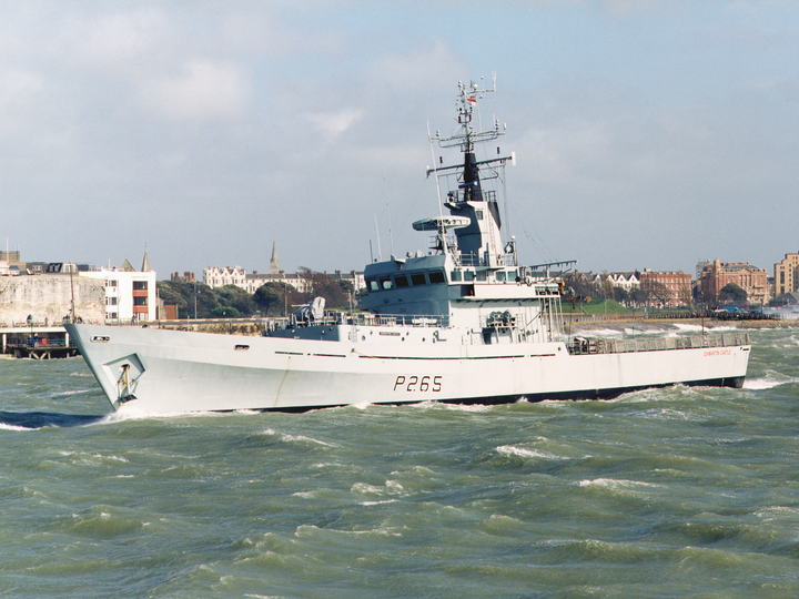 HMS Dumbarton Castle (P265) Royal Navy Castle Class Patrol Vessel Portsmouth Photo Print Wall Art Decor Posters, Prints, & Visual Artwork Hampshire Prints 6 x 4 No Frame No