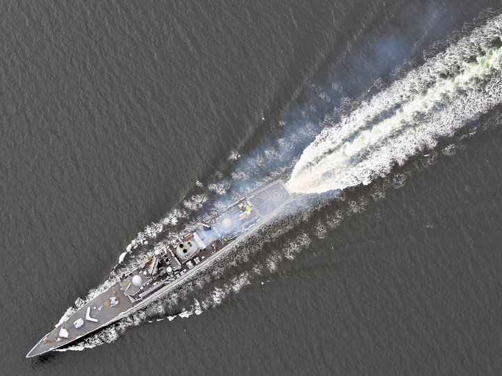 HMS Edinburgh (D97) Royal Navy Type 42 Destroyer From Above Photo Print Wall Art Decor Posters, Prints, & Visual Artwork Hampshire Prints 6 x 4 No Frame No