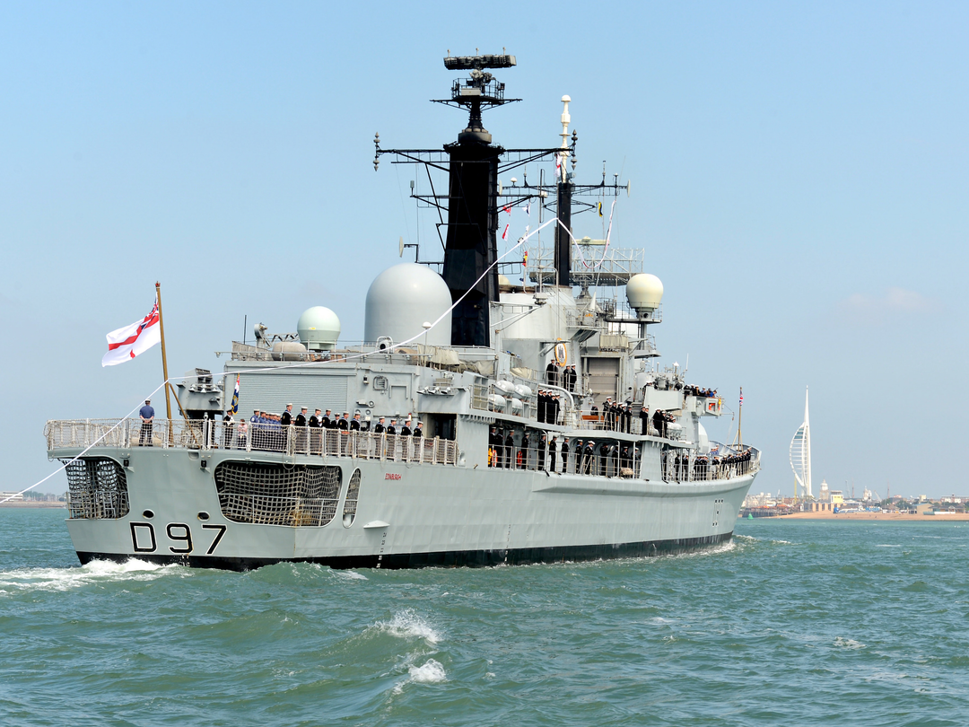 HMS Edinburgh (D97) Royal Navy Type 42 Destroyer Paying Off Photo Print Wall Art Decor Posters, Prints, & Visual Artwork Hampshire Prints 6 x 4 No Frame No