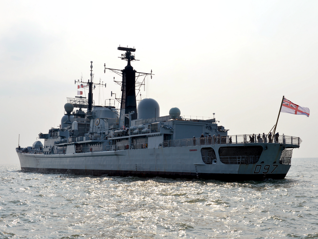 HMS Edinburgh (D97) Royal Navy Type 42 Destroyer Underway Photo Print Wall Art Decor Posters, Prints, & Visual Artwork Hampshire Prints 6 x 4 No Frame No